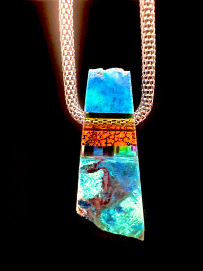 Blue shattuckite